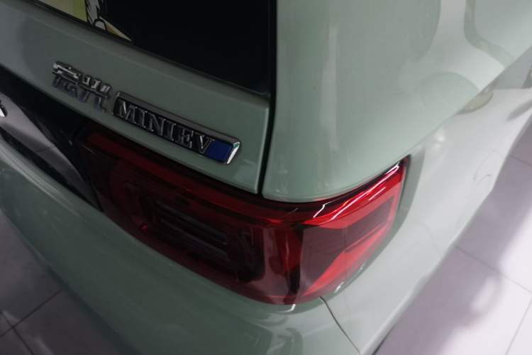 Used Wuling Hongguang MINIEV 2021 Macaron Premium Model – Lithium Iron Phosphate Right Rear Taillight