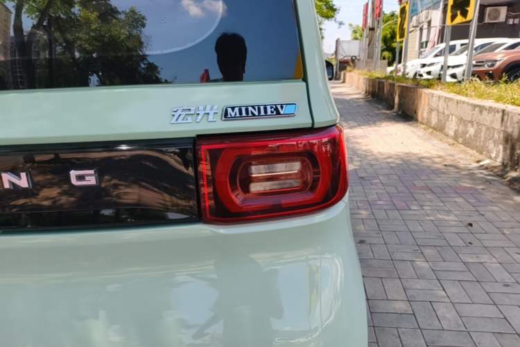 Used Wuling Hongguang MINIEV 2021 Macaron Premium Model – Lithium Iron Phosphate Right Rear Taillight