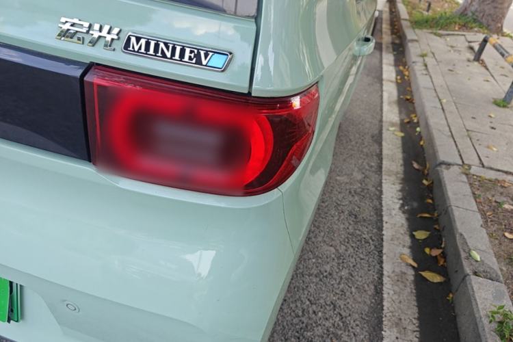 Used Wuling Hongguang MINIEV 2021 Macaron Premium Model – Lithium Iron Phosphate Right Rear Taillight