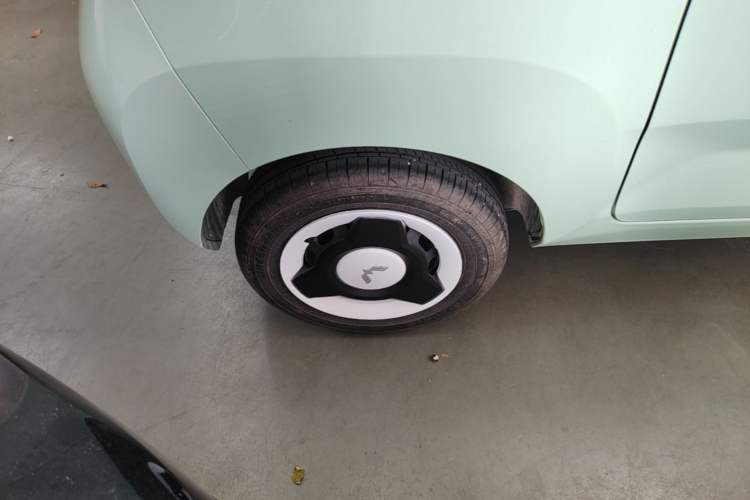 Used Wuling Hongguang MINIEV 2021 Macaron Premium Model – Lithium Iron Phosphate Right Rear Wheel Hub