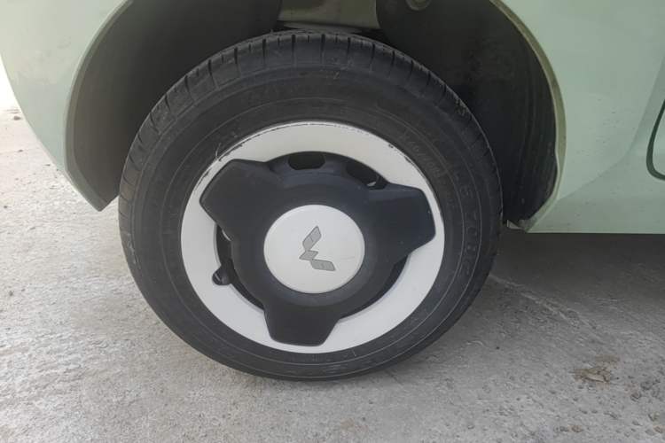 Used Wuling Hongguang MINIEV 2021 Macaron Premium Model – Lithium Iron Phosphate Right Rear Wheel Hub
