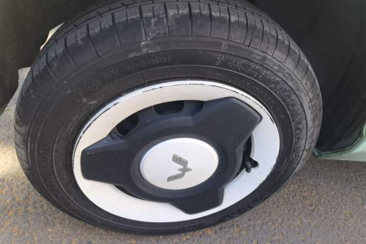 Used Wuling Hongguang MINIEV 2021 Macaron Premium Model – Lithium Iron Phosphate Right Rear Wheel Hub
