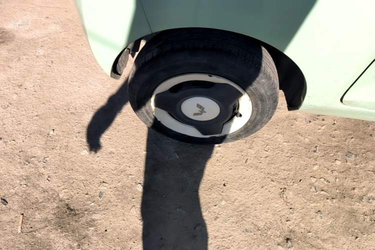 Used Wuling Hongguang MINIEV 2021 Macaron Fashion Edition Lithium-Ion Battery Right Rear Wheel Hub