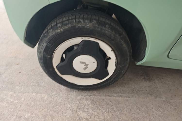 Used Wuling Hongguang MINIEV 2021 Macaron Premium Model – Lithium Iron Phosphate Right Rear Wheel Hub