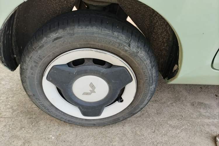 Used Wuling Hongguang MINIEV 2021 Macaron Premium Model – Lithium Iron Phosphate Right Rear Wheel Hub