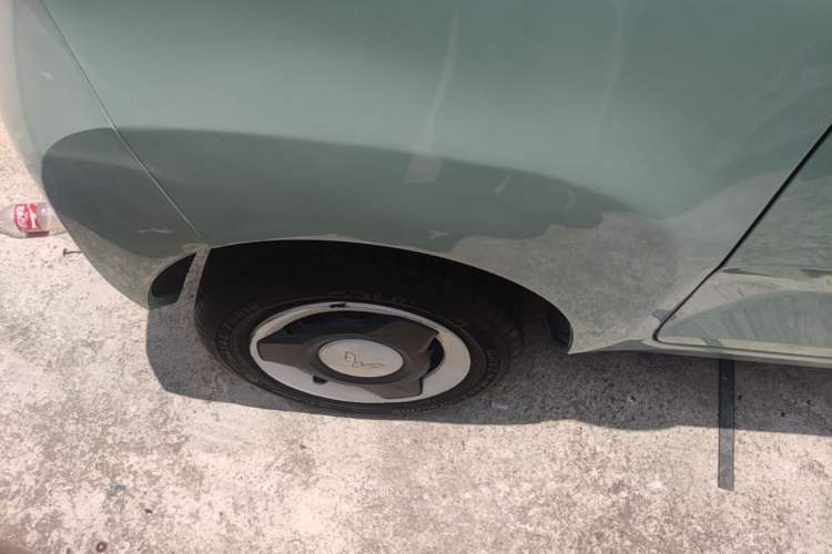 Used Wuling Hongguang MINIEV 2021 Macaron Sandwich Model 120 km Lithium NMC Right Rear Wheel Hub