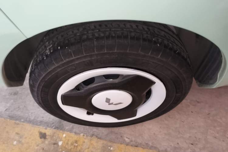 Used Wuling Hongguang MINIEV 2021 Macaron Premium Model – Lithium Iron Phosphate Right Rear Wheel Hub