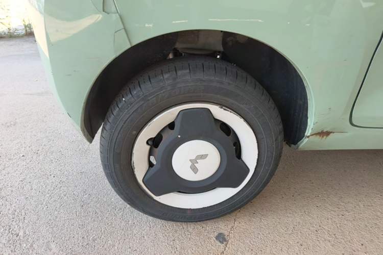 Used Wuling Hongguang MINIEV 2021 Macaron Premium Model – Lithium-NMC Right Rear Wheel Hub