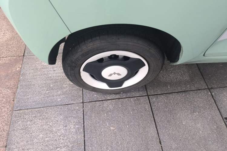 Used Wuling Hongguang MINIEV 2021 Macaron Premium Model – Lithium Iron Phosphate Right Rear Wheel Hub