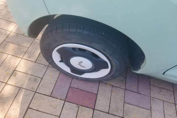 Used Wuling Hongguang MINIEV 2021 Macaron Premium Model – Lithium Iron Phosphate Right Rear Wheel Hub