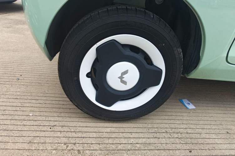 Used Wuling Hongguang MINIEV 2021 Macaron Premium Model – Lithium Iron Phosphate Right Rear Wheel Hub