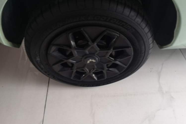 Used Wuling Hongguang MINIEV 2021 Macaron Premium Model – Lithium Iron Phosphate Right Rear Wheel Hub