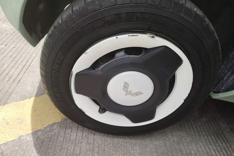 Used Wuling Hongguang MINIEV 2021 Macaron Premium Model – Lithium Iron Phosphate Right Rear Wheel Hub