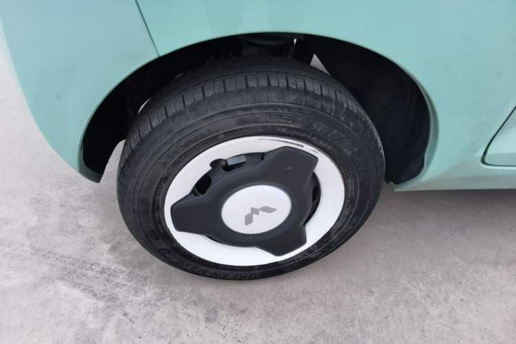 Used Wuling Hongguang MINIEV 2021 Macaron Premium Model – Lithium Iron Phosphate Right Rear Wheel Hub