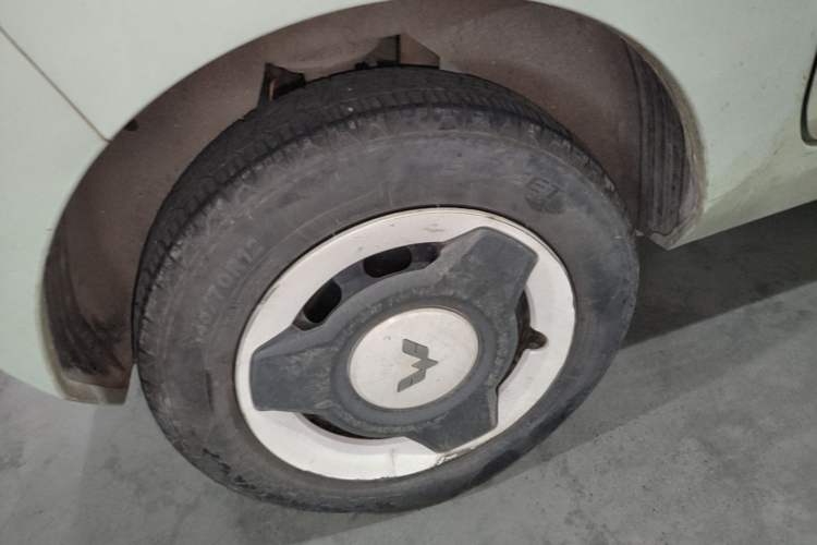 Used Wuling Hongguang MINIEV 2021 Macaron Premium Model – Lithium Iron Phosphate Right Rear Wheel Hub