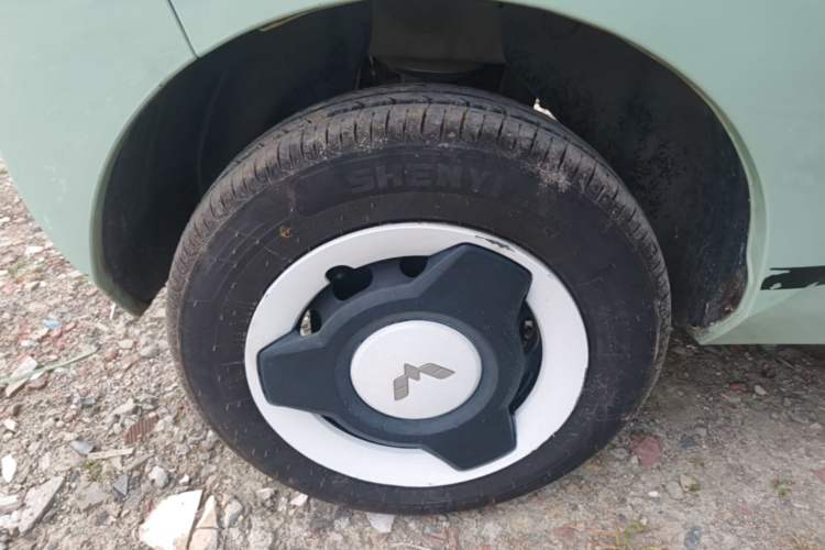 Used Wuling Hongguang MINIEV 2021 Macaron Fashion Model Lithium Iron Phosphate Right Rear Wheel Hub