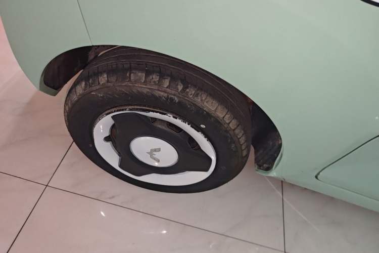 Used Wuling Hongguang MINIEV 2021 Macaron Fashion Model Lithium Iron Phosphate Right Rear Wheel Hub