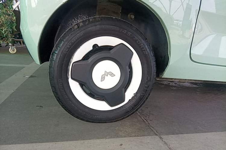 Used Wuling Hongguang MINIEV 2021 Macaron Premium Model – Lithium Iron Phosphate Right Rear Wheel Hub