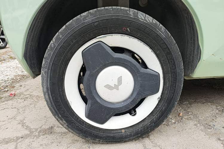 Used Wuling Hongguang MINIEV 2021 Macaron Premium Model – Lithium Iron Phosphate Right Rear Wheel Hub