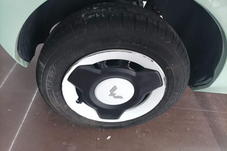 Used Wuling Hongguang MINIEV 2021 Macaron Sandwich Model 170 km Lithium Iron Phosphate Right Rear Wheel Hub