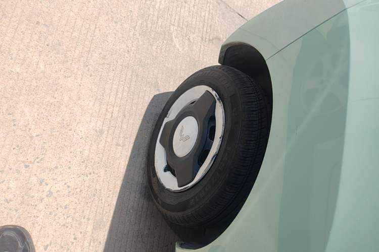 Used Wuling Hongguang MINIEV 2021 Macaron Premium Model – Lithium Iron Phosphate Right Rear Wheel Hub