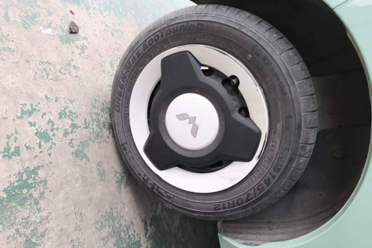 Used Wuling Hongguang MINIEV 2021 Macaron Fashion Model Lithium Iron Phosphate Right Rear Wheel Hub