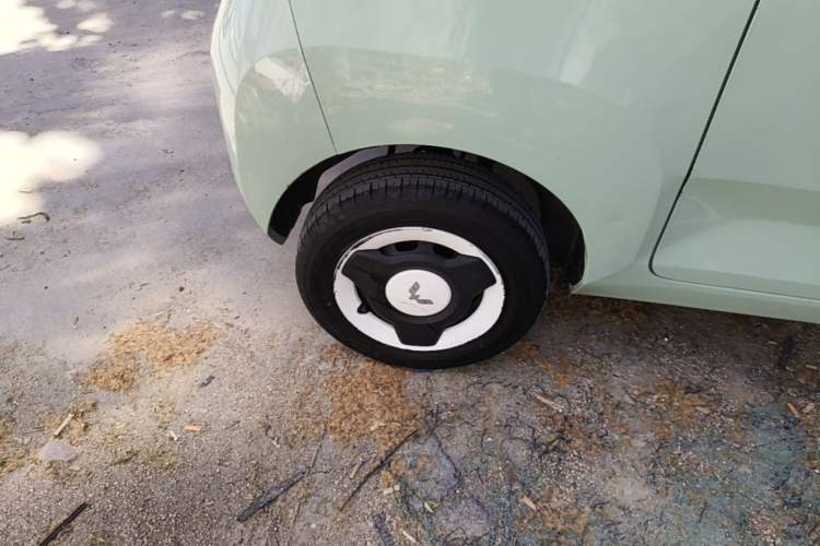 Used Wuling Hongguang MINIEV 2021 Macaron Premium Model – Lithium Iron Phosphate Right Rear Wheel Hub