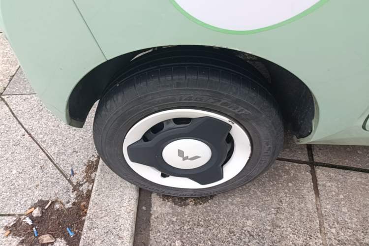 Used Wuling Hongguang MINIEV 2021 Macaron Premium Model – Lithium Iron Phosphate Right Rear Wheel Hub
