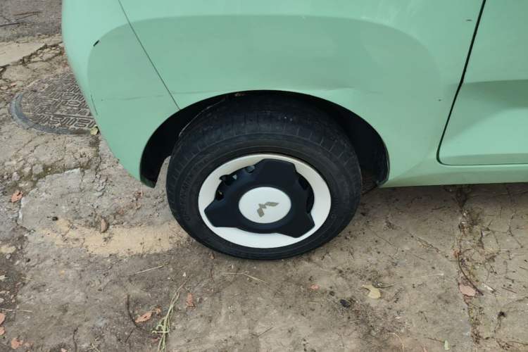Used Wuling Hongguang MINIEV 2021 Macaron Premium Model – Lithium Iron Phosphate Right Rear Wheel Hub