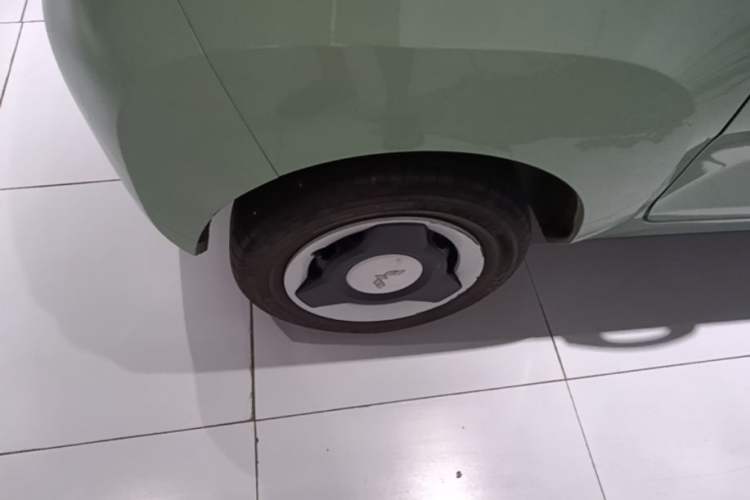 Used Wuling Hongguang MINIEV 2021 Macaron Premium Model – Lithium Iron Phosphate Right Rear Wheel Hub