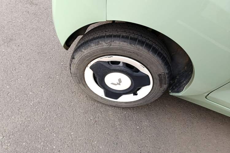 Used Wuling Hongguang MINIEV 2021 Macaron Premium Model – Lithium Iron Phosphate Right Rear Wheel Hub