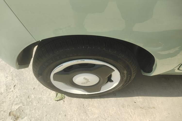 Used Wuling Hongguang MINIEV 2021 Macaron Premium Model – Lithium-NMC Right Rear Wheel Hub