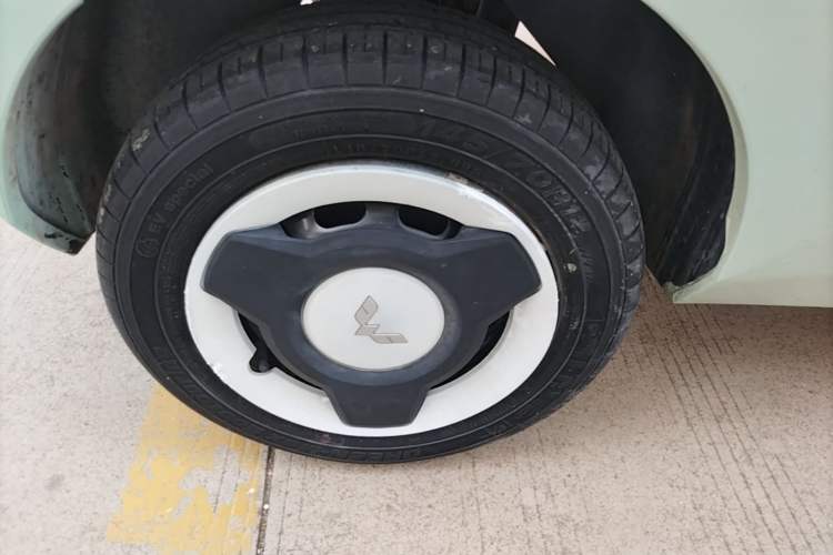 Used Wuling Hongguang MINIEV 2021 Macaron Premium Model – Lithium Iron Phosphate Right Rear Wheel Hub