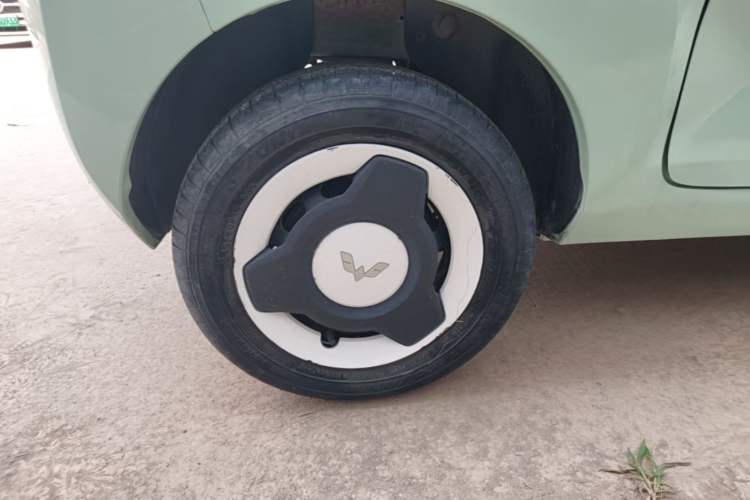 Used Wuling Hongguang MINIEV 2021 Macaron Premium Model – Lithium Iron Phosphate Right Rear Wheel Hub