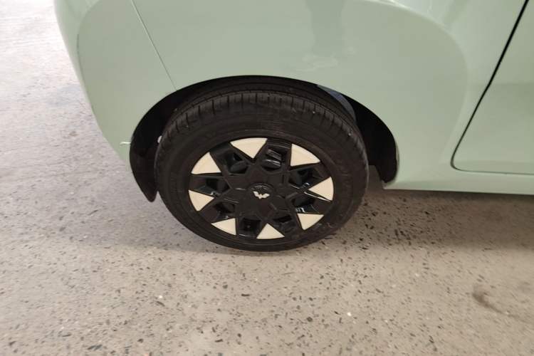 Used Wuling Hongguang MINIEV 2021 Macaron Premium Model – Lithium Iron Phosphate Right Rear Wheel Hub