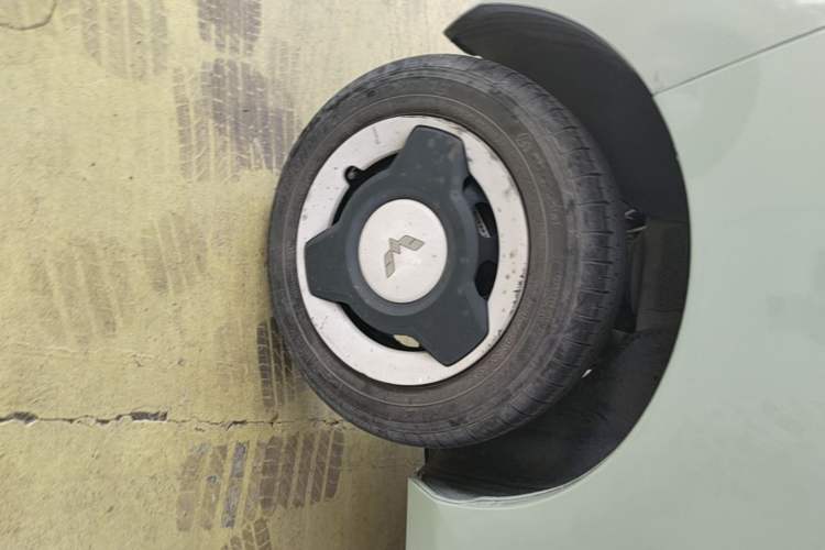 Used Wuling Hongguang MINIEV 2021 Macaron Premium Model – Lithium-NMC Right Rear Wheel Hub
