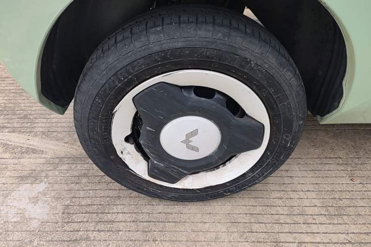 Used Wuling Hongguang MINIEV 2021 Macaron Premium Model – Lithium Iron Phosphate Right Rear Wheel Hub