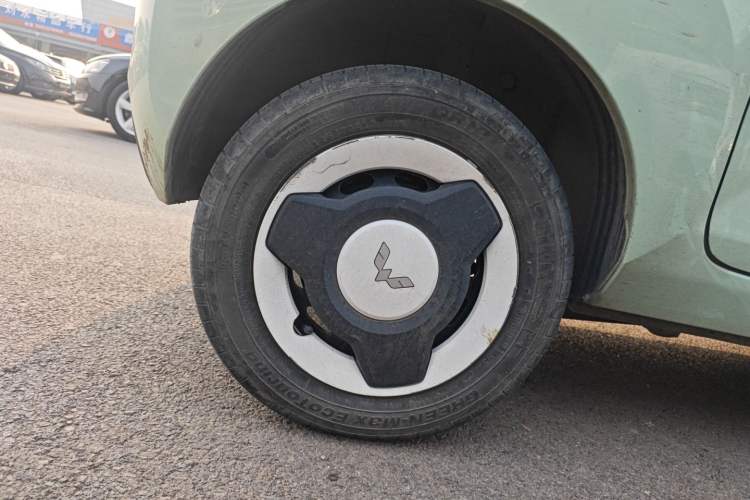 Used Wuling Hongguang MINIEV 2021 Macaron Sandwich Model 170 km Lithium Iron Phosphate Right Rear Wheel Hub