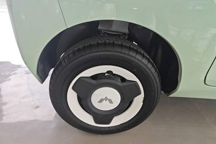 Used Wuling Hongguang MINIEV 2021 Macaron Premium Model – Lithium Iron Phosphate Right Rear Wheel Hub