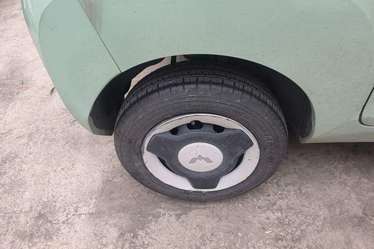 Used Wuling Hongguang MINIEV 2021 Macaron Premium Model – Lithium Iron Phosphate Right Rear Wheel Hub