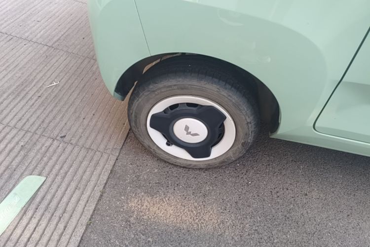 Used Wuling Hongguang MINIEV 2021 Macaron Premium Model – Lithium Iron Phosphate Right Rear Wheel Hub