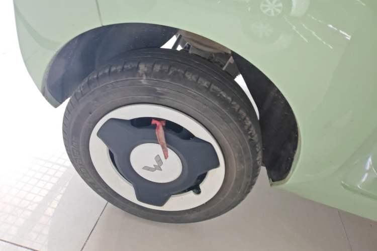 Used Wuling Hongguang MINIEV 2021 Macaron Premium Model – Lithium Iron Phosphate Right Rear Wheel Hub
