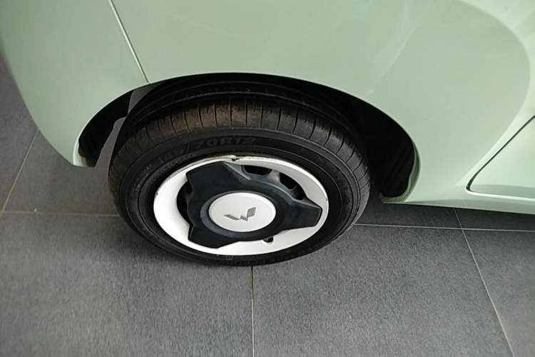 Used Wuling Hongguang MINIEV 2021 Macaron Premium Model – Lithium Iron Phosphate Right Rear Wheel Hub