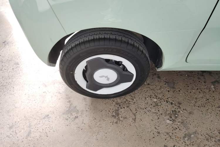 Used Wuling Hongguang MINIEV 2021 Macaron Premium Model – Lithium Iron Phosphate Right Rear Wheel Hub