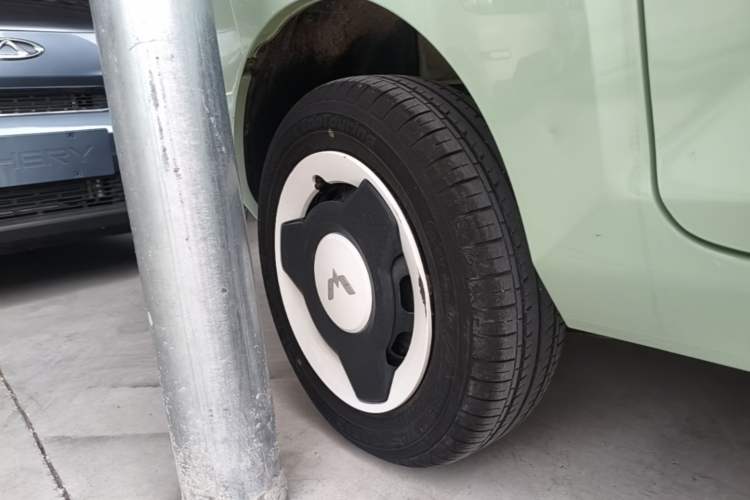 Used Wuling Hongguang MINIEV 2021 Macaron Premium Model – Lithium Iron Phosphate Right Rear Wheel Hub