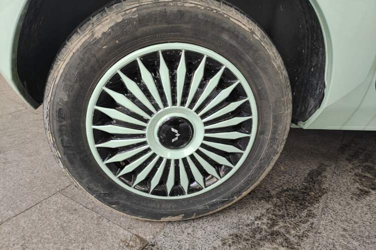 Used Wuling Hongguang MINIEV 2021 Macaron Premium Model – Lithium Iron Phosphate Right Rear Wheel Hub