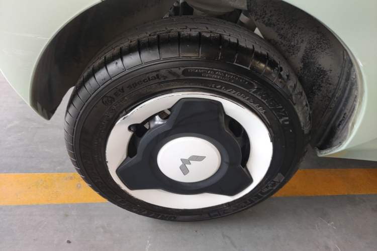 Used Wuling Hongguang MINIEV 2021 Macaron Premium Model – Lithium Iron Phosphate Right Rear Wheel Hub