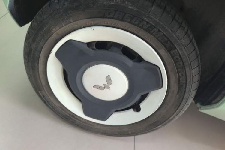 Used Wuling Hongguang MINIEV 2021 Macaron Fashion Edition Lithium-Ion Battery Right Rear Wheel Hub