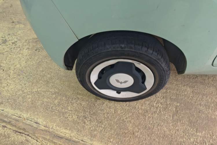 Used Wuling Hongguang MINIEV 2021 Macaron Premium Model – Lithium Iron Phosphate Right Rear Wheel Hub