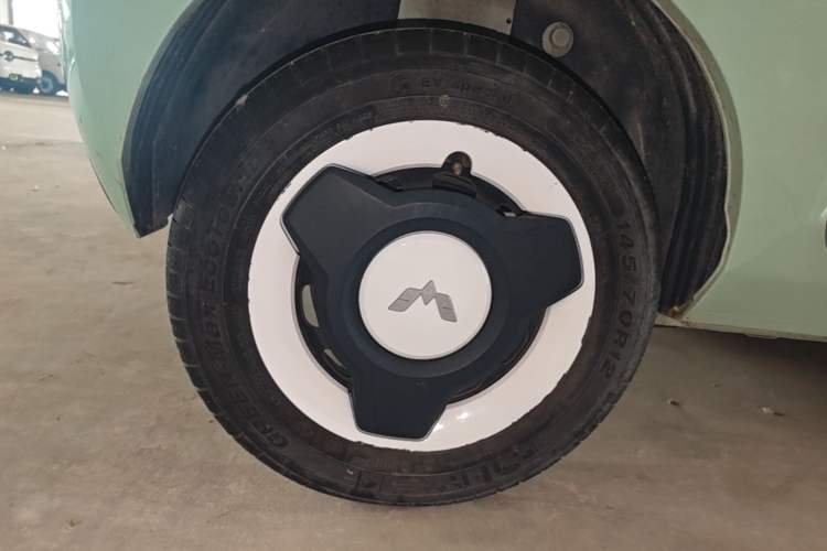 Used Wuling Hongguang MINIEV 2021 Macaron Premium Model – Lithium Iron Phosphate Right Rear Wheel Hub
